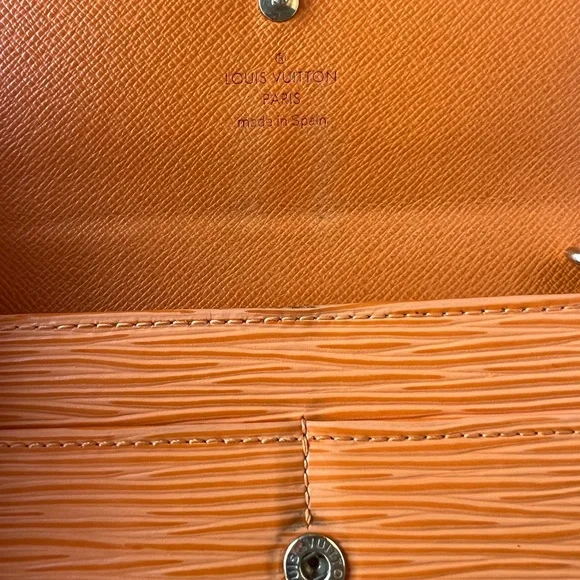 Louis Vuitton Orange Textured Wallet - Picture 6 of 9